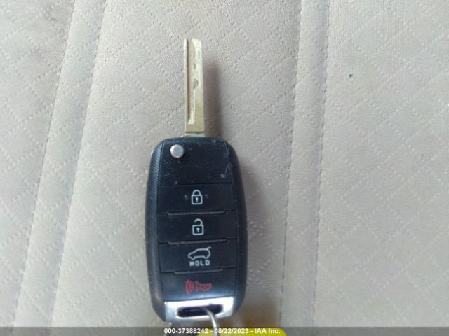 5XYPG4A59GG031022 KIA SORENTO LX