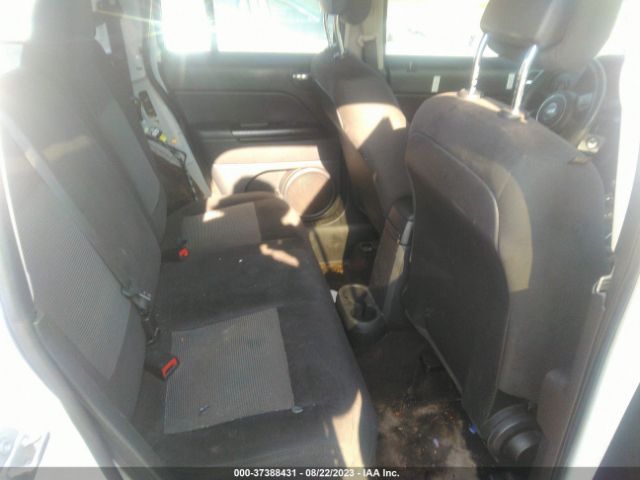 1C4NJPFA1GD640300 Jeep Patriot Latitude