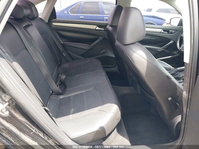 1VWAS7A37FC067246 Volkswagen Passat 1.8t Wolfsburg Ed