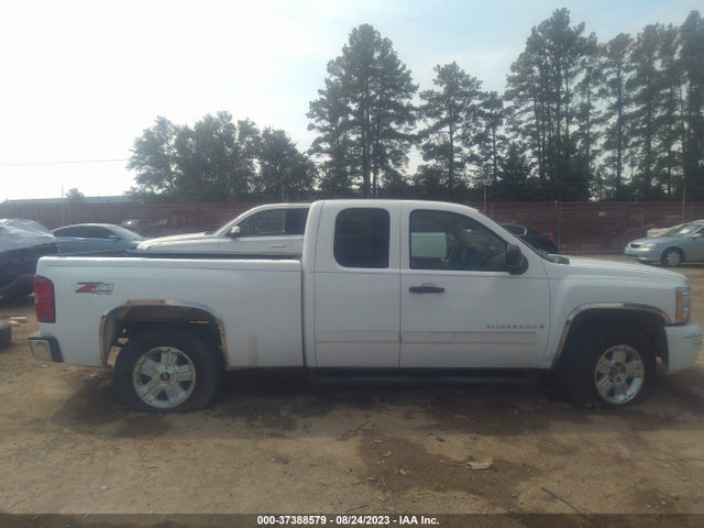2008 CHEVROLET SILVERADO 1500 LT W/1LT VIN: 2GCEK19JX81225186