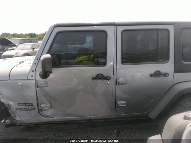 1C4BJWDGXHL593070 Jeep Wrangler Unlimited Sport