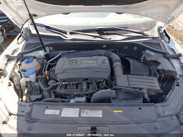 1VWAT7A38HC002793 Volkswagen Passat 1.8t S