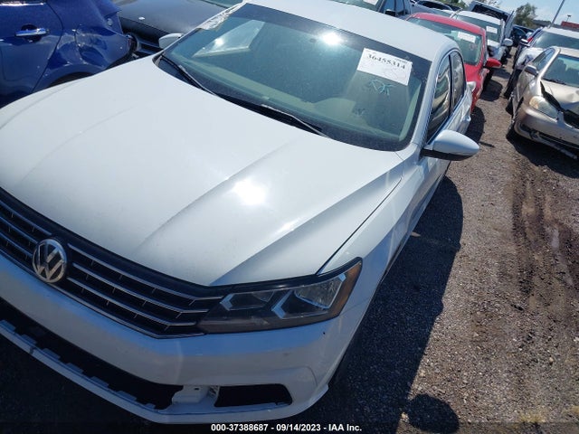 1VWAT7A38HC002793 Volkswagen Passat 1.8t S