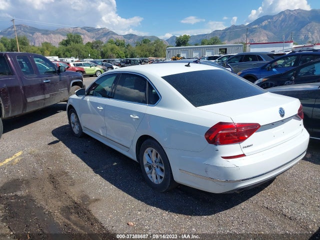 1VWAT7A38HC002793 Volkswagen Passat 1.8t S