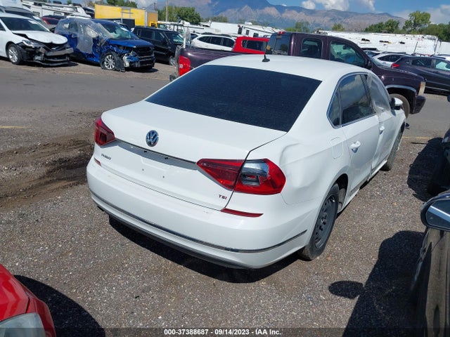 1VWAT7A38HC002793 Volkswagen Passat 1.8t S