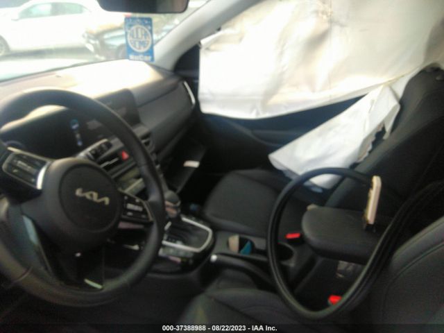 KNDER2AA8R7487239 KIA SELTOS EX