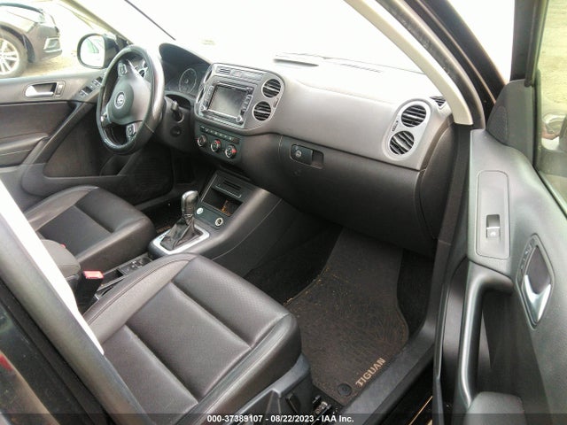 WVGBV3AX5EW607230 Volkswagen TIGUAN SE