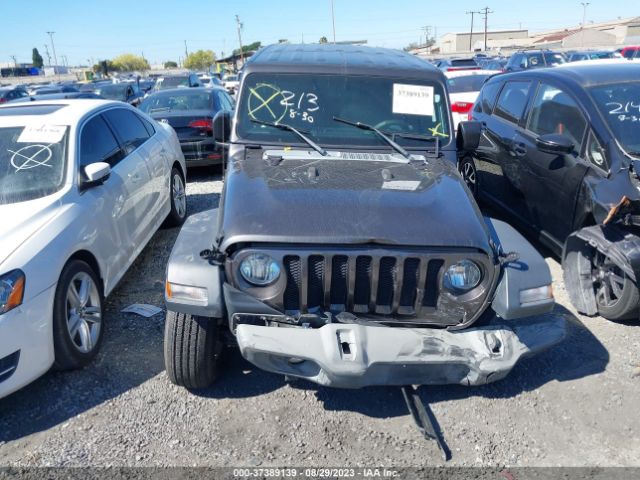1C4HJXDN1JW225086 Jeep Wrangler Unlimited Sport S