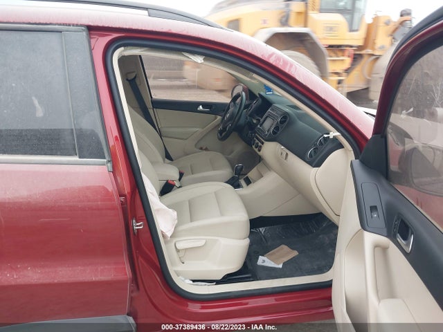 WVGAV7AX5FW101790 Volkswagen TIGUAN SE