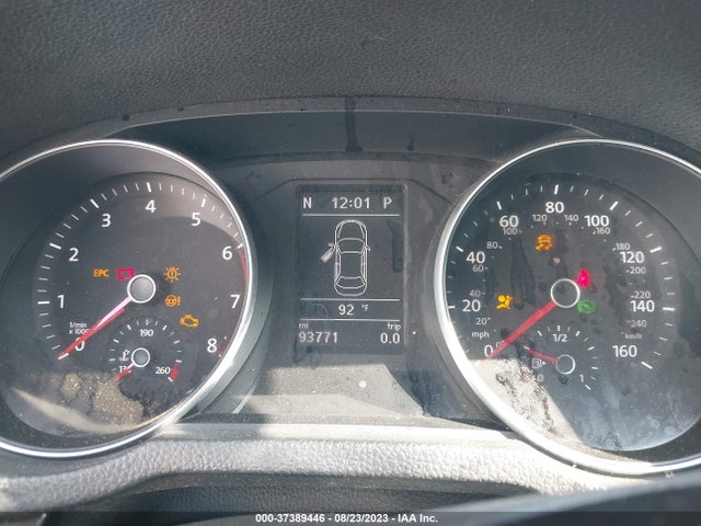 1VWBA7A33JC037225 Volkswagen Passat 2.0t Se