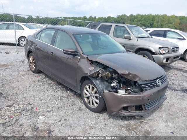 2013 VOLKSWAGEN JETTA SEDAN SE W/CONVENIENCE/SUNROOF VIN: 3VWDX7AJ8DM446619