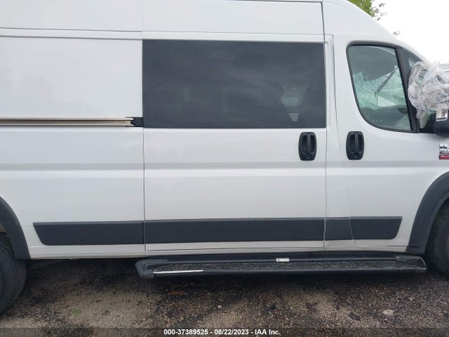 3C6TRVDG9JE158618 RAM Promaster Cargo Van