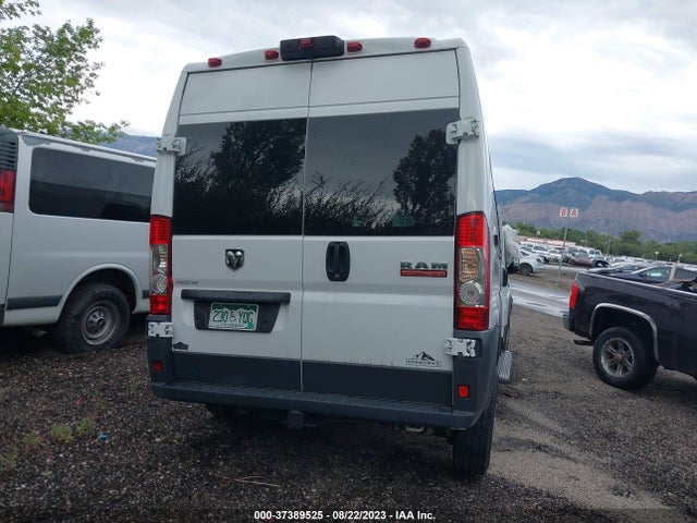 3C6TRVDG9JE158618 RAM Promaster Cargo Van