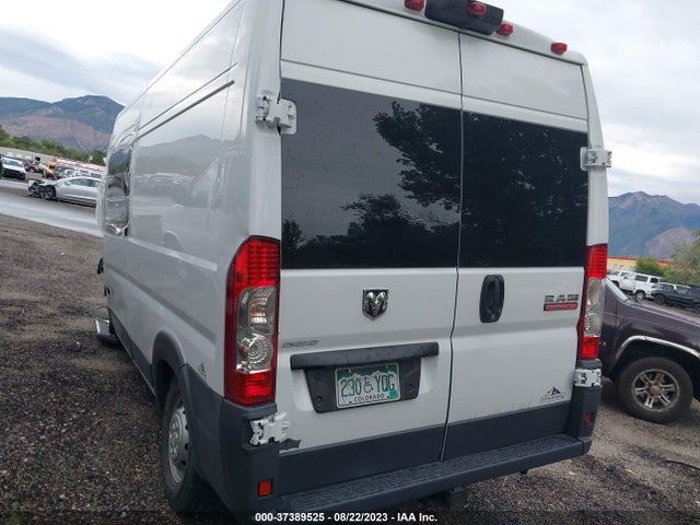 3C6TRVDG9JE158618 RAM Promaster Cargo Van