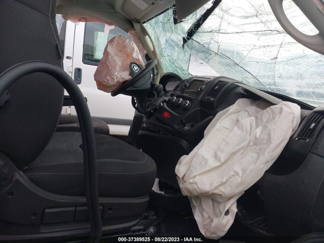 3C6TRVDG9JE158618 RAM Promaster Cargo Van