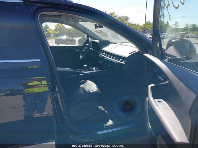WA1VAAF73JD027310 Audi Q7 Prestige
