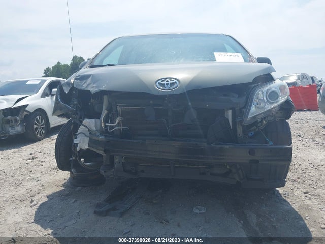 2011 TOYOTA SIENNA LE VIN: 5TDKK3DC9BS153100