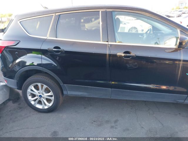 1FMCU0GD2KUA27539 Ford ESCAPE SE