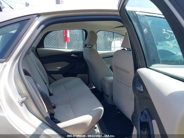 2015 FORD FOCUS SE VIN: 1FADP3F22FL295526