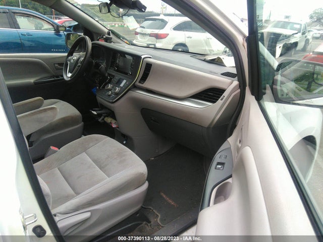 2018 TOYOTA SIENNA L VIN: 5TDZZ3DC8JS940998