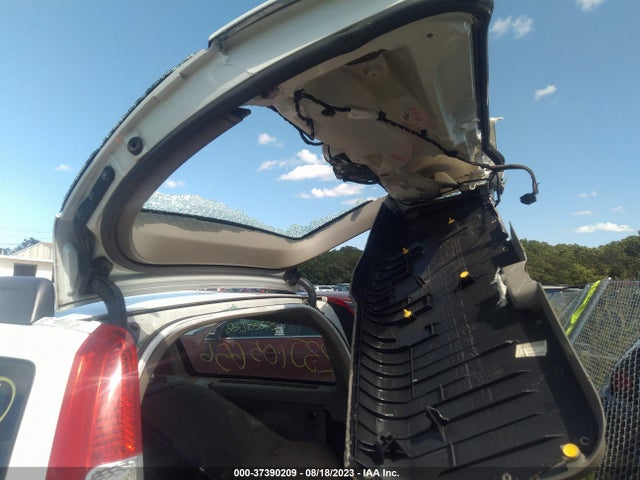 2005 VOLVO XC70 VIN: YV1SZ592651201199