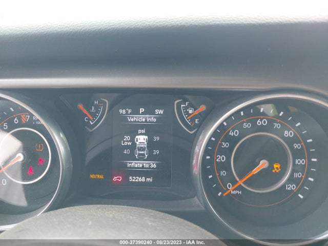1C4HJXDG4JW170196 Jeep Wrangler Unlimited Sport