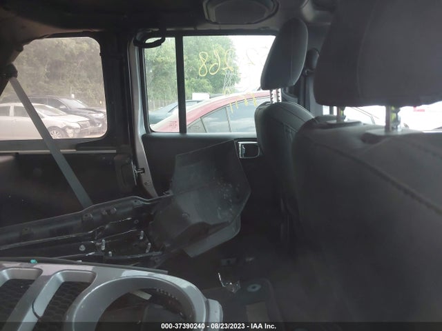 1C4HJXDG4JW170196 Jeep Wrangler Unlimited Sport