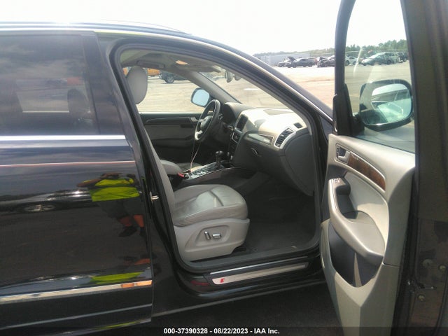 WA1DGAFP0EA067961 Audi Q5 Premium Plus