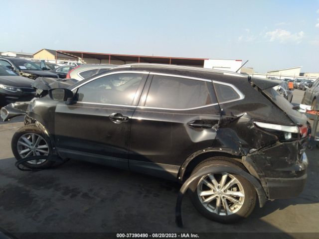 JN1BJ1CP8JW165283 Nissan Rogue Sport Sv