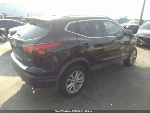 JN1BJ1CP8JW165283 Nissan Rogue Sport Sv