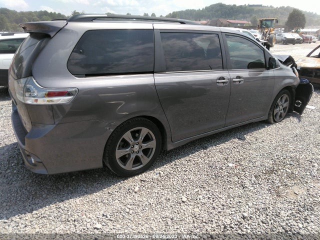 Toyota SIENNA SE 2017 5TDXZ3DC6HS849875 Image 4