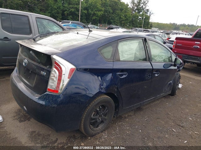 Toyota Prius Two 2015 JTDKN3DU1F0398434 Image 4