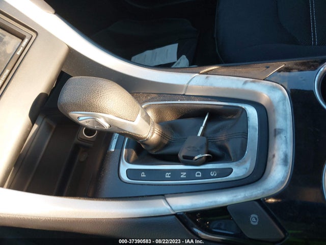 3FA6P0HD5FR128472 Ford FUSION SE
