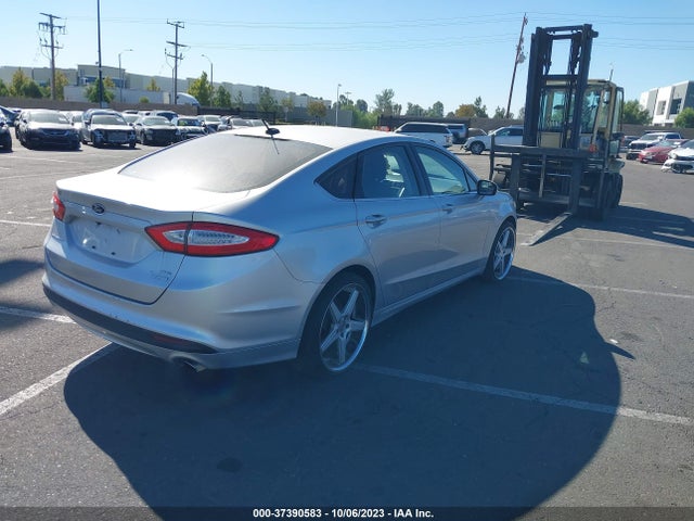 3FA6P0HD5FR128472 Ford FUSION SE