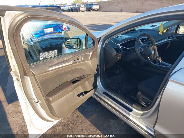 3FA6P0HD5FR128472 Ford FUSION SE
