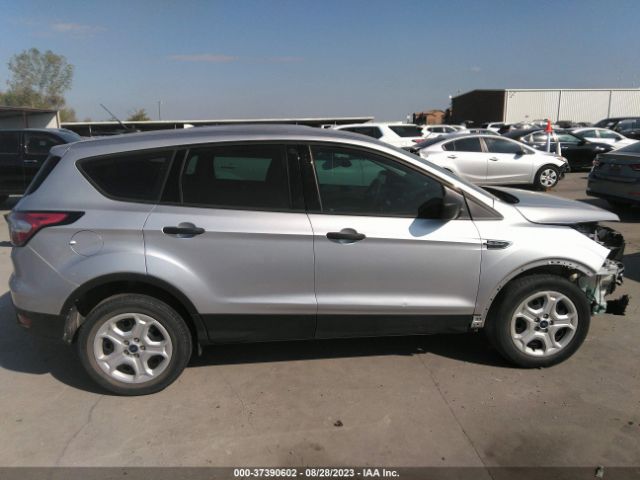 1FMCU0F71HUC13805 Ford ESCAPE S