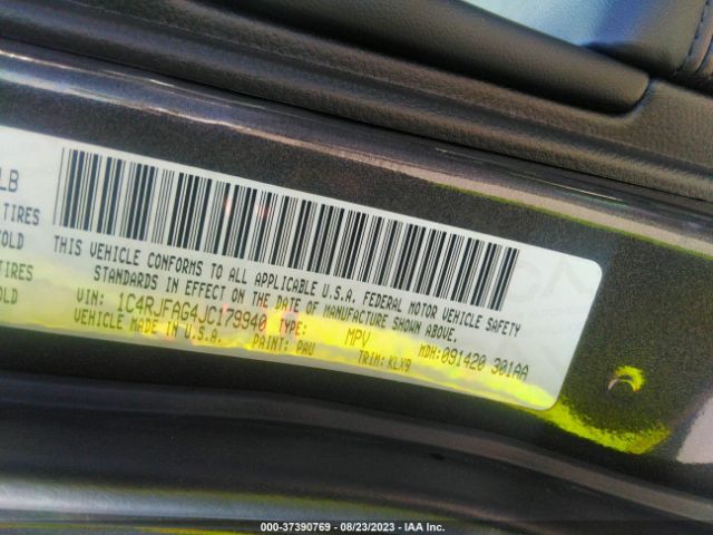 1C4RJFAG4JC179940 Jeep Grand Cherokee Altitude