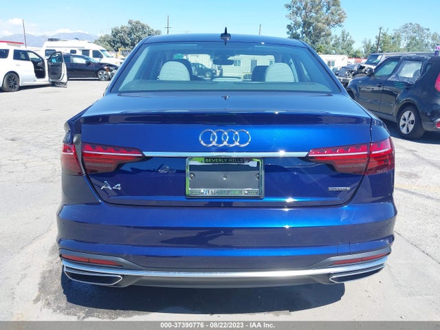 WAUBBAF48NN011273 Audi A4 Sedan Premium Plus