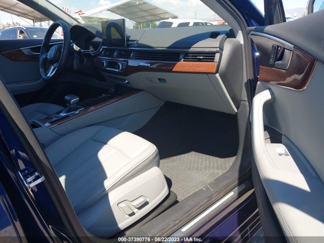 WAUBBAF48NN011273 Audi A4 Sedan Premium Plus