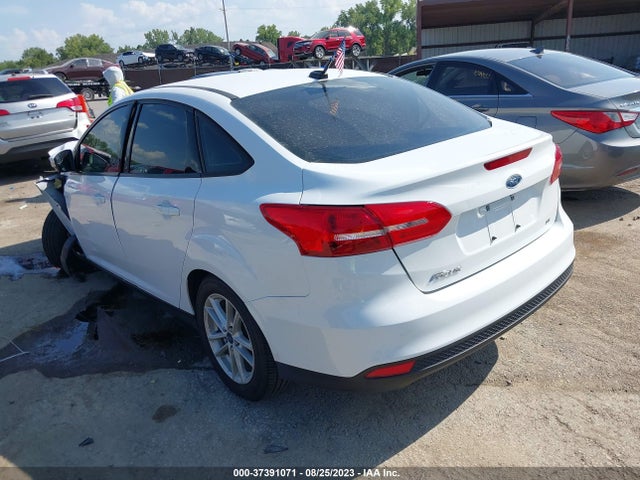 Ford FOCUS SE 2017 1FADP3F20HL342457 Image 3