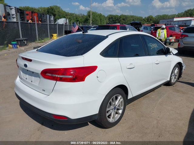 Ford FOCUS SE 2017 1FADP3F20HL342457 Image 4