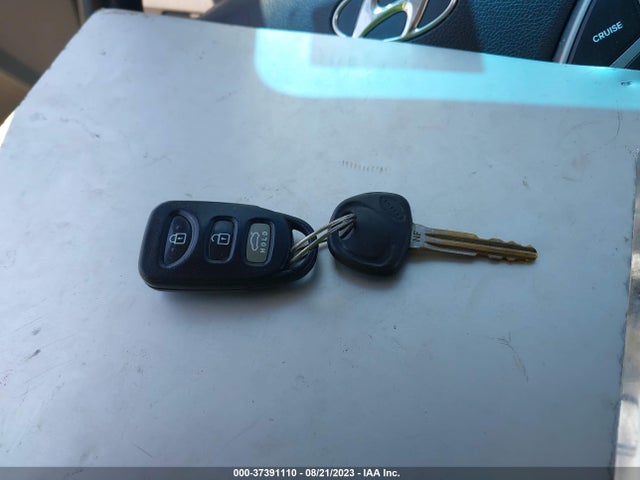 2013 HYUNDAI ELANTRA GLS PZEV VIN: 5NPDH4AE7DH364873