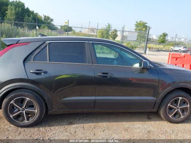 KNDCP3LE3P5097970 KIA NIRO LX