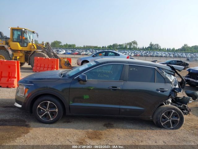 KNDCP3LE3P5097970 KIA NIRO LX