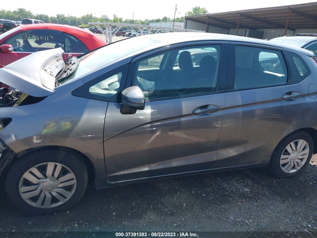 Honda FIT LX 2015 3HGGK5H50FM787643 Image 15