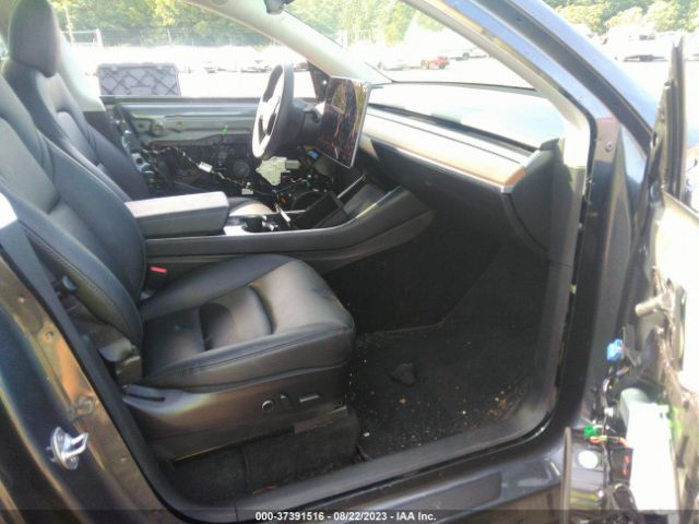 2021 TESLA MODEL Y 5YJYGDEE8MF111929 Photo 4