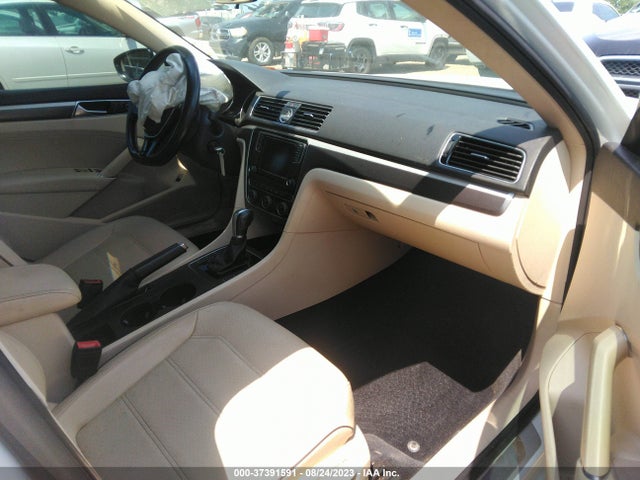 1VWDT7A30HC020900 Volkswagen Passat R-line W/comfort Pkg