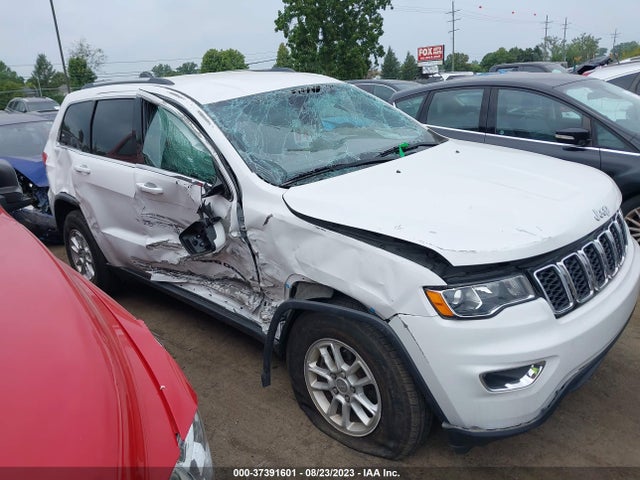 1C4RJFAG0JC111621 Jeep Grand Cherokee Laredo E
