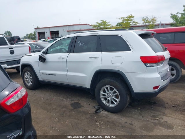 1C4RJFAG0JC111621 Jeep Grand Cherokee Laredo E
