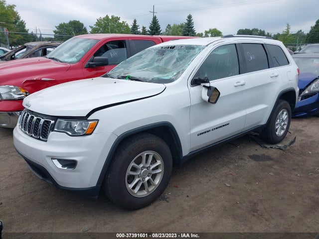 1C4RJFAG0JC111621 Jeep Grand Cherokee Laredo E